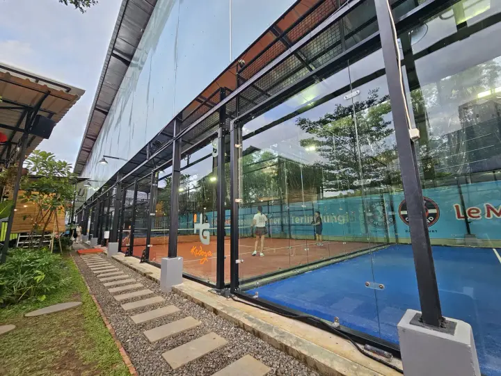 Stepping-stone path along the glass courts